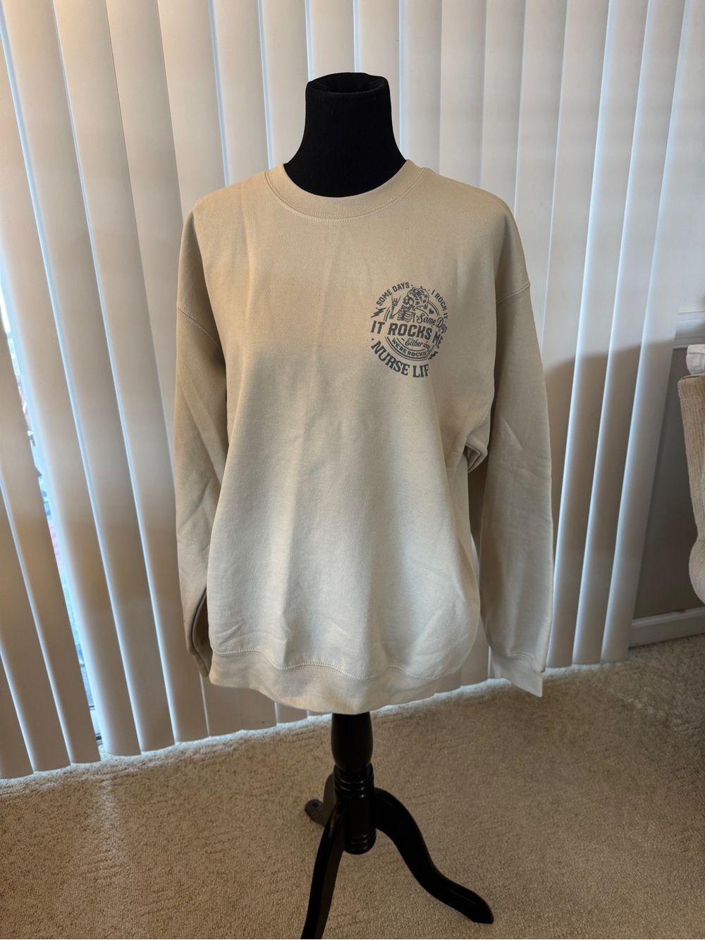 NWT! NURSE LIFE BEIGE SWEATSHIRT LADIES SIZE LARGE